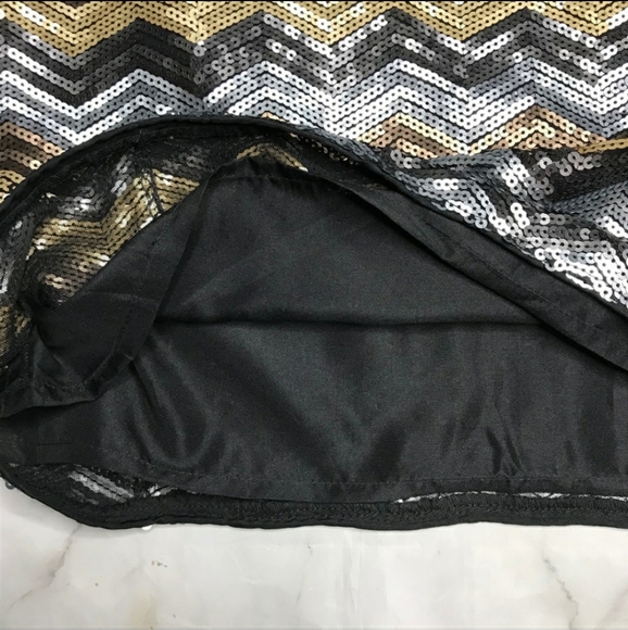 Forever 21 Chevron Mini Skirt - Picture 2 of 3